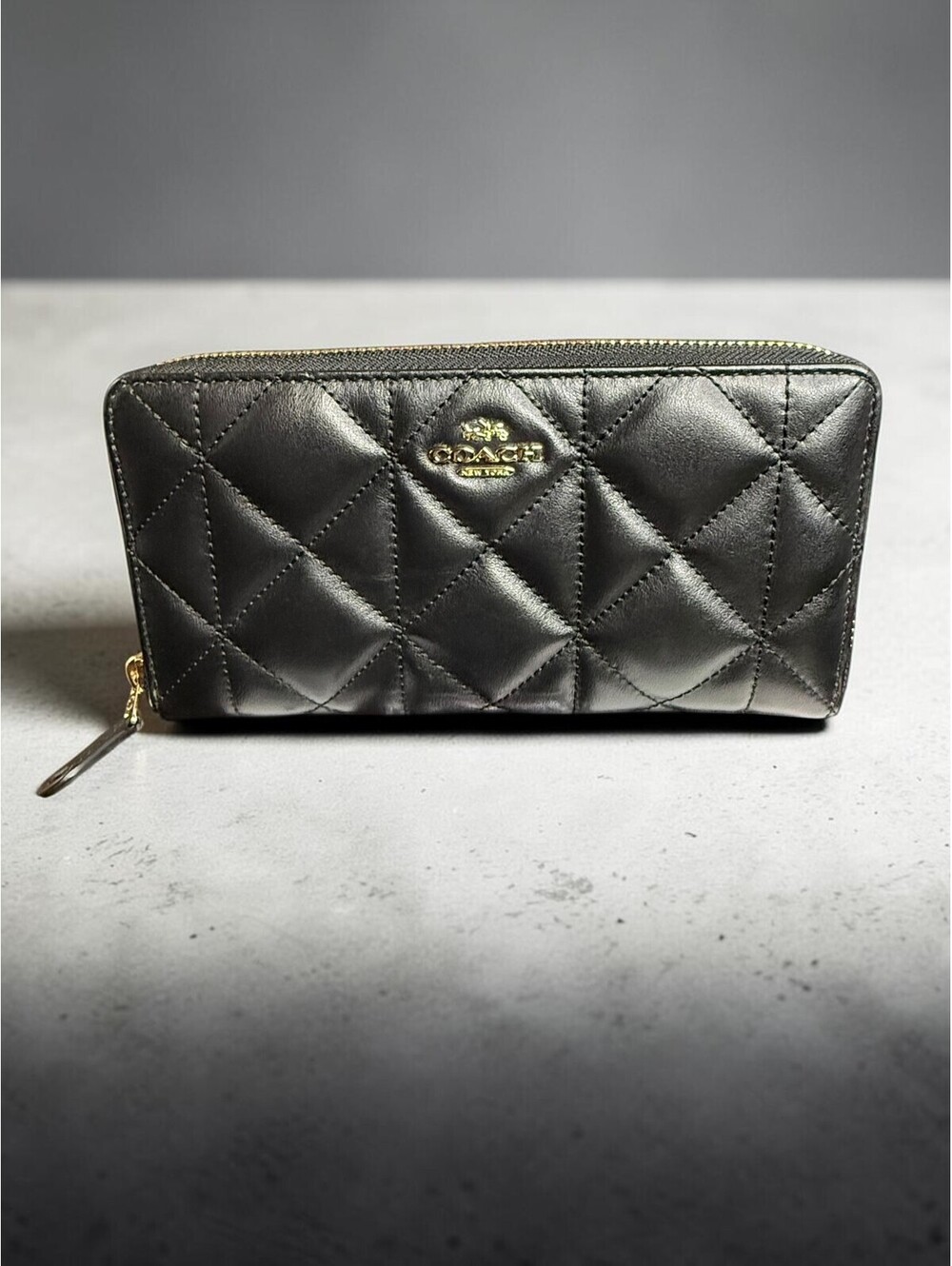 Coach Quilted Leather Accordion Zip Around Wallet Black Gold Hardware